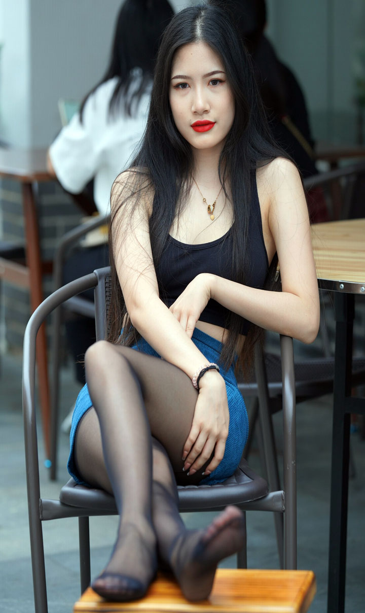 ��ɫţ�ж�ȹ��Ů412.jpg