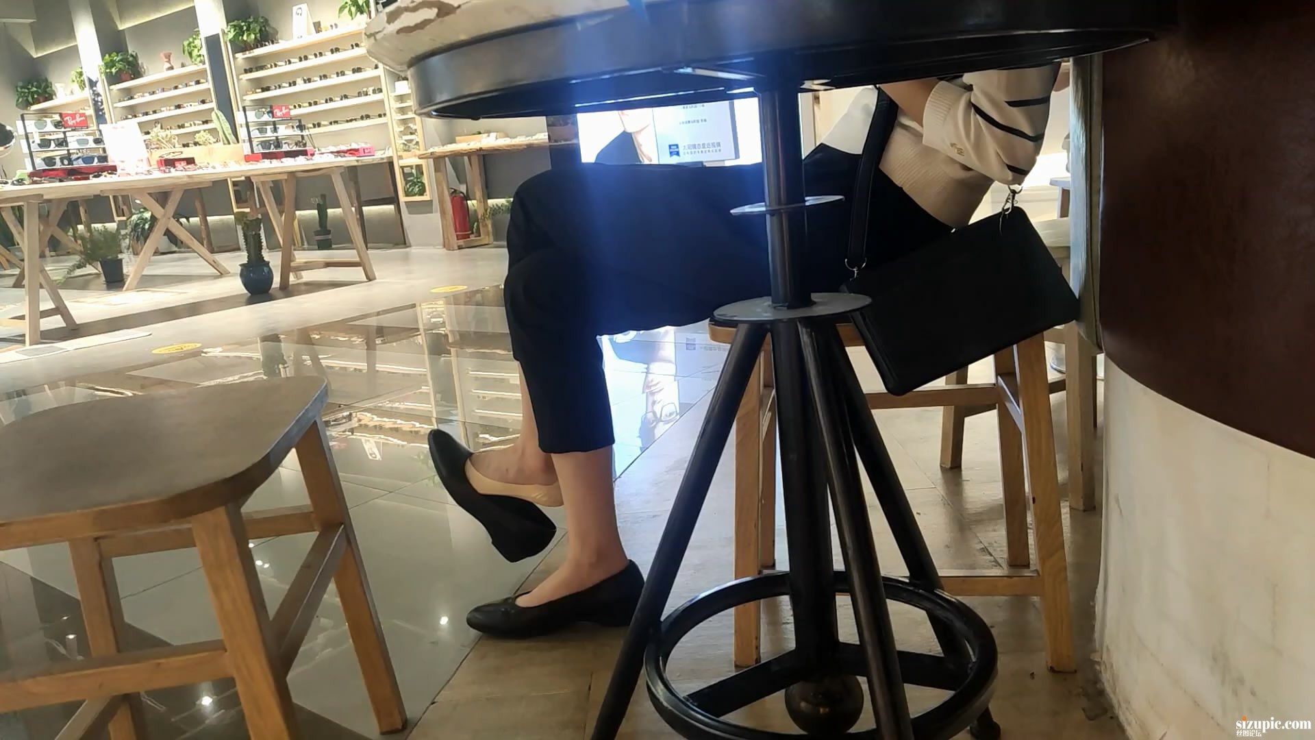 2.JPG