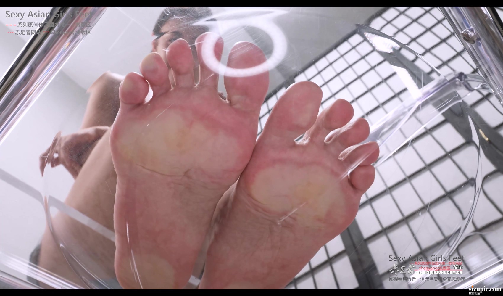 Yanyan shows her sexy big 40EU feet3����.mp4_20260723_204357.578.jpg