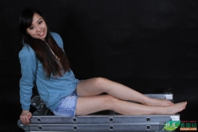 ����ͼ�� No.111 Сѩ  [24P 121MB]