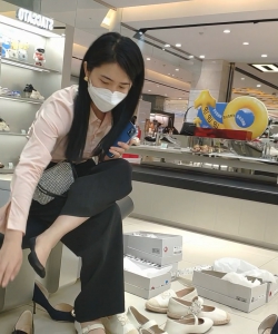 ����ǳ�ڴ�����Ь��ŮС�ϼ�[01:55]