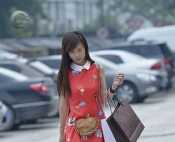 ��˿�����������ߺ�����ɫ [11P]
