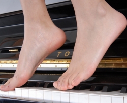 �и��պ�����ƷTINA�߸�����չʾ [32P]
