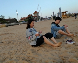 ���龫�ֵ�����С��Ů�ϰ���Ь[01:43]