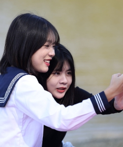 (141p)��λ�ഺ��Ů��ѧ���ѵ���Ь���˶�Ь¶��ɫ�Ͱ�ɫ�˶��Ͱ�����!