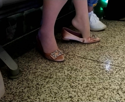 ΢�ֵ���˿��Ů��Ь[07:37]