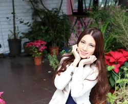 �Ըк�ɫ˿������[20P]
