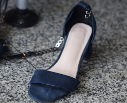 ��ABCϵ�С�������Ů�ѵ�Ь¶���Ը����ݵ�����  50P
