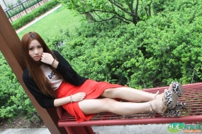 ����ͼ�� No.136 ���˵�С�� [30P 222MB]
