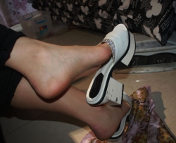 ��λ��Ů�ܳ�Ϊ�����˵Ĺؼ����ڽŸ�64P CZZJY-N188