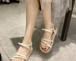 ĳ����ѡ��Ů���� ��һ��